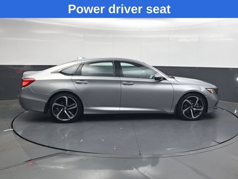 Used 2018 Honda Accord Sport image 3