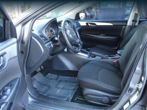 Used 2019 Nissan Sentra S image 9