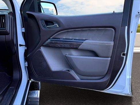 Used 2022 GMC Canyon Denali image 29