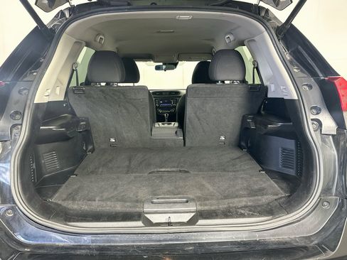 Used 2020 Nissan Rogue SV FWD image 27