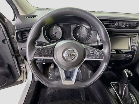 Used 2021 Nissan Rogue Sport S image 13