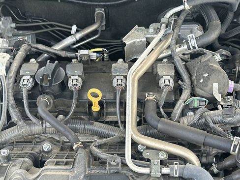 Used 2024 Nissan Altima 2.5 SR FWD image 12