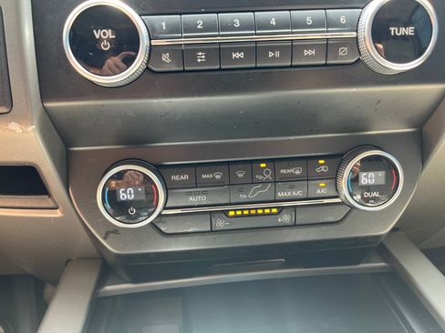 Used 2019 Ford Expedition XLT AWD/4WD image 26