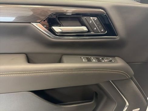 Used 2026 GMC Yukon Elevation AWD/4WD image 38