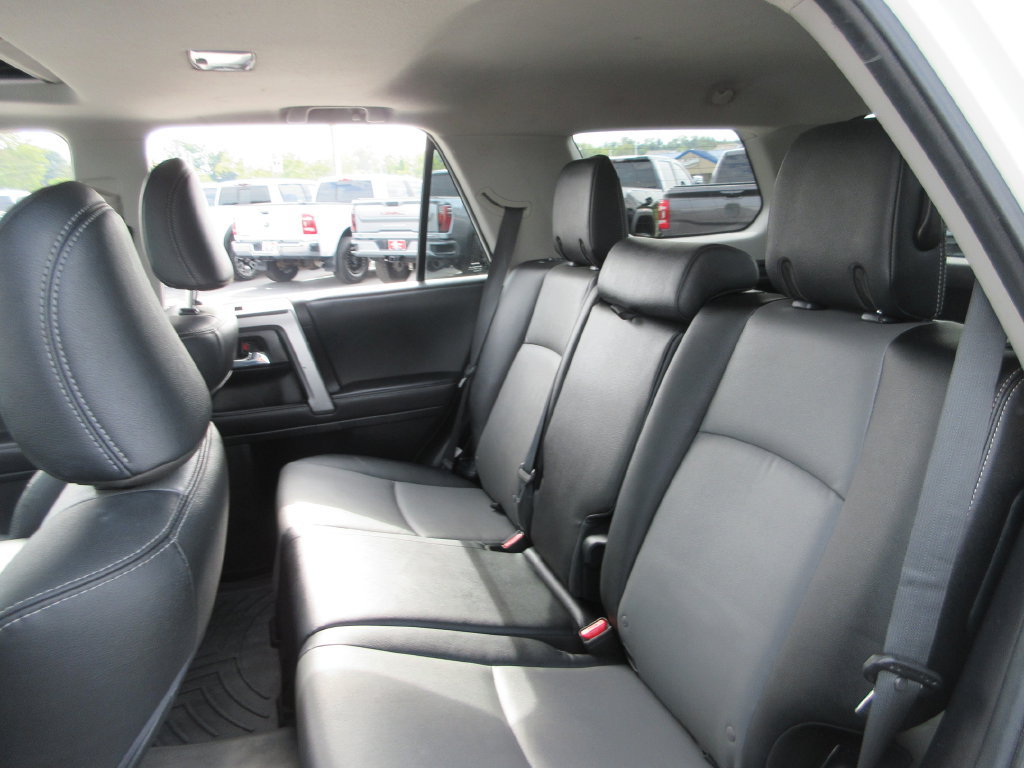 Used 2020 Toyota 4Runner SR5 Premium w/ Moonroof Package AWD/4WD image 20