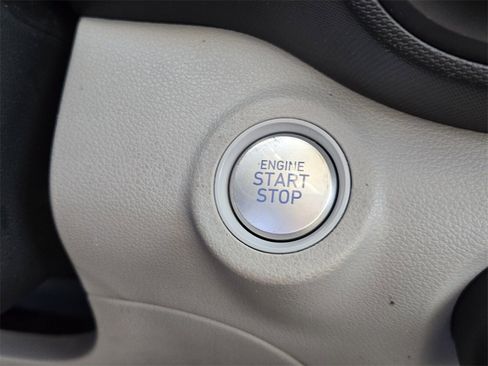 Certified 2024 Hyundai Venue SEL image 23