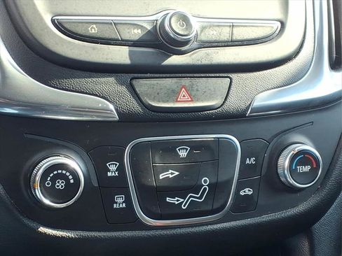 Used 2019 Chevrolet Equinox LT image 22