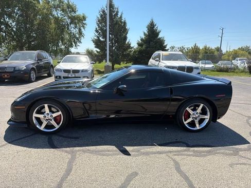 Used 2006 Chevrolet Corvette Coupe w/ Preferred Equipment Group RWD image 3