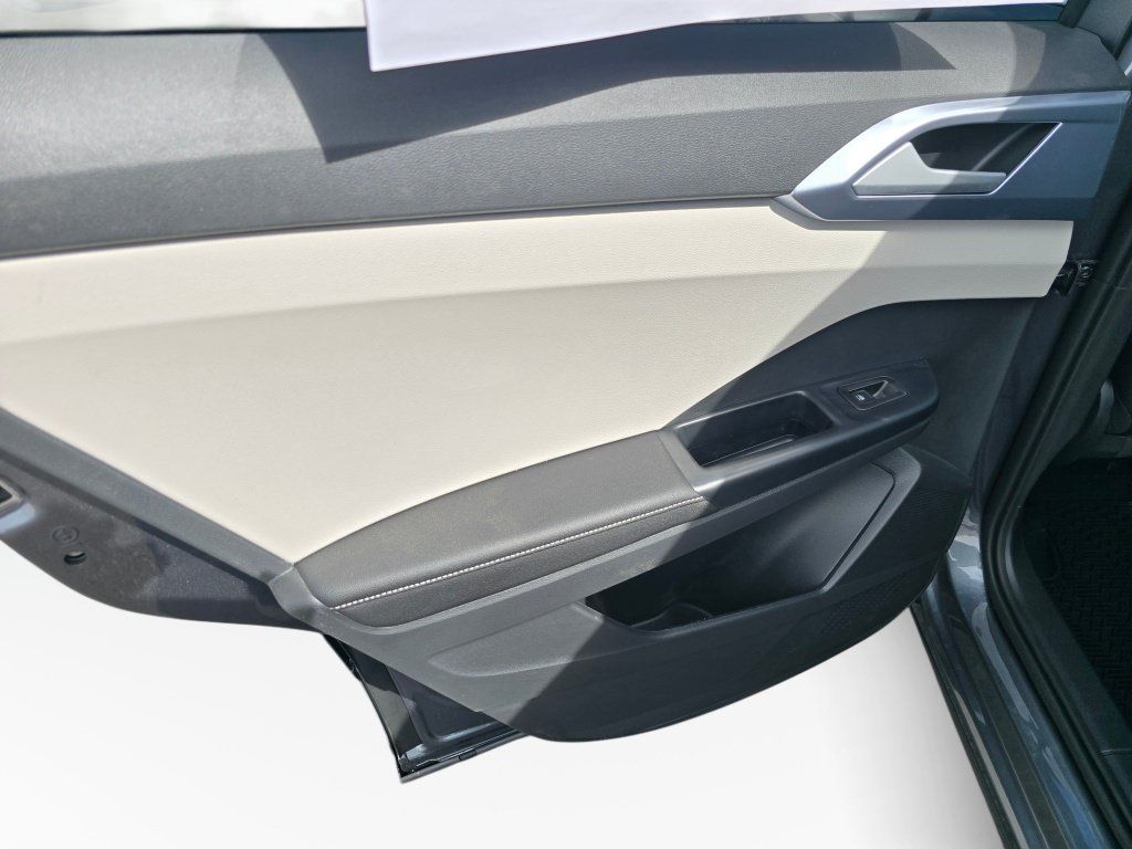 New 2026 Volkswagen Taos SE AWD/4WD image 32