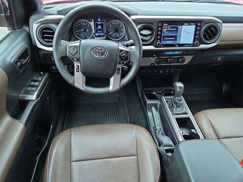 Used 2023 Toyota Tacoma Limited image 15