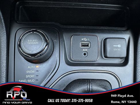 Used 2020 Jeep Cherokee Latitude Plus w/ Cold Weather Group image 31