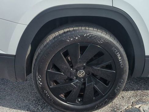 Used 2025 Volkswagen Atlas SE AWD/4WD image 10