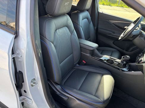 Used 2025 Buick Envista Sport Touring image 35