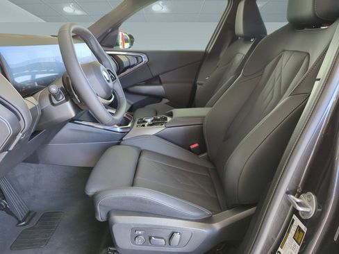 Used 2025 BMW X3 xDrive30i w/ Convenience Package image 12