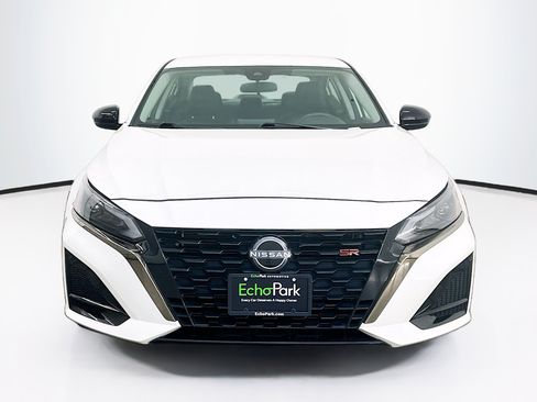Used 2024 Nissan Altima 2.5 SR AWD/4WD image 2