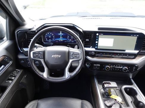 Used 2022 Chevrolet Silverado 1500 LT Trail Boss w/ LT Trail Boss Premium Package AWD/4WD image 48