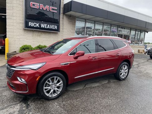Used 2023 Buick Enclave Essence w/ Experience Buick Package AWD/4WD image 3