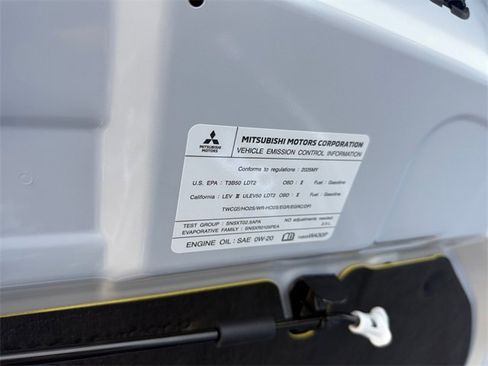 New 2025 Mitsubishi Outlander SE image 30