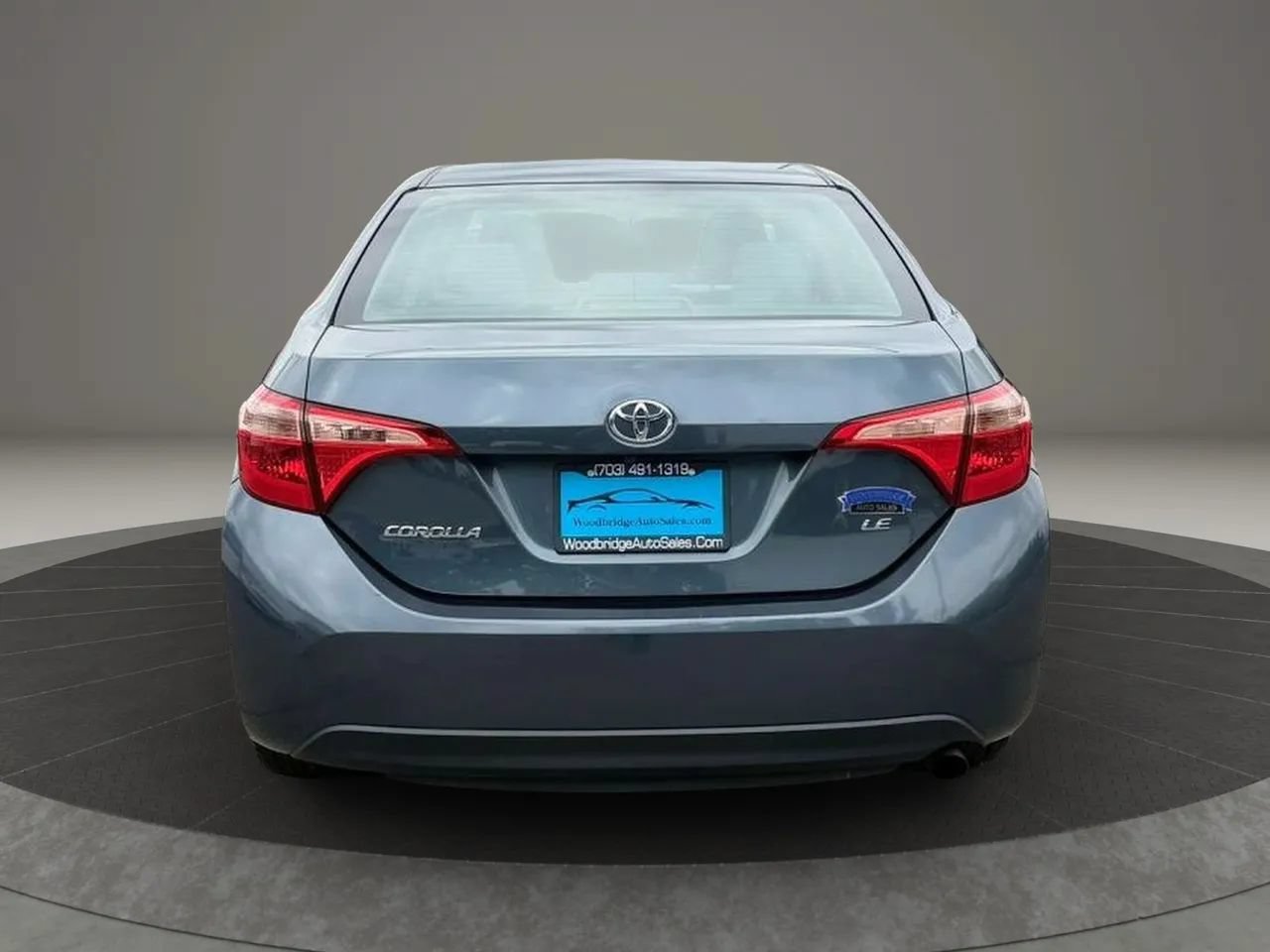Used 2017 Toyota Corolla LE w/ Carpet Mat Package (TMS) FWD image 5