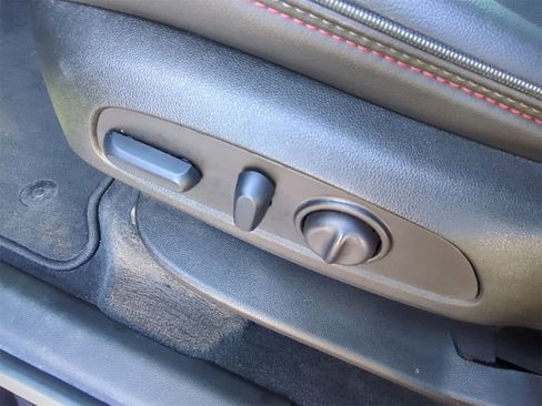 Certified 2023 Chevrolet Traverse RS image 12