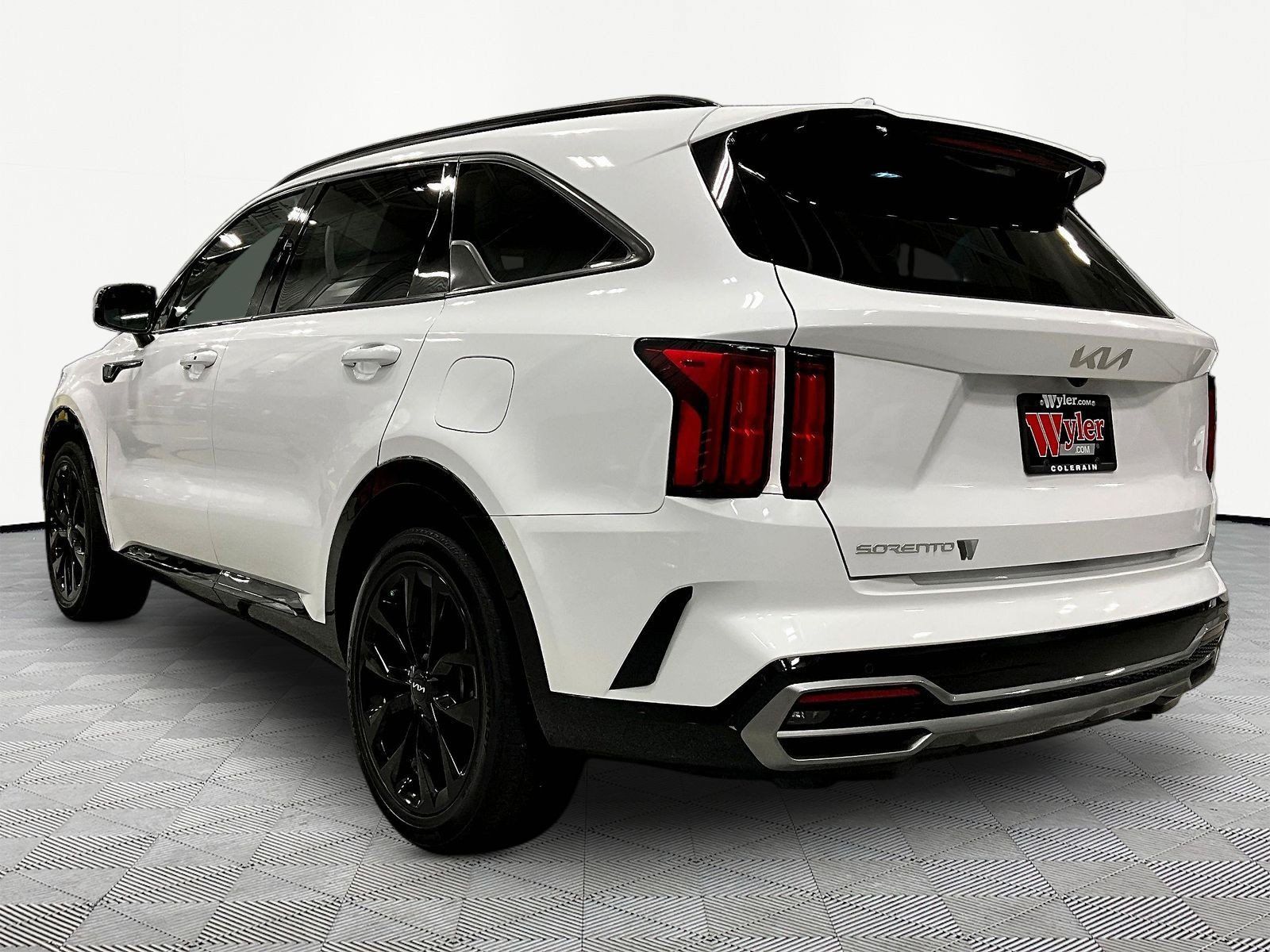 Used 2023 Kia Sorento SX FWD image 4