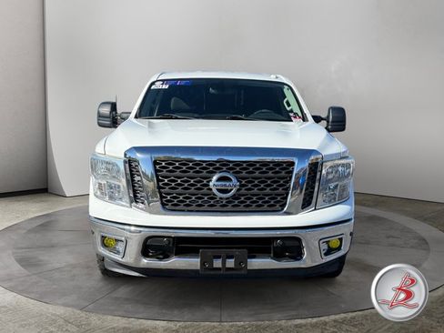 Used 2017 Nissan Titan SV image 2