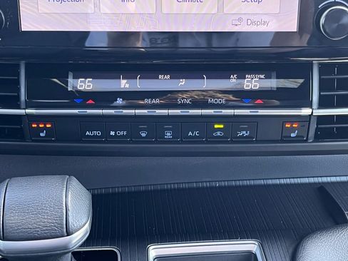 Used 2021 Toyota Sienna XSE image 17