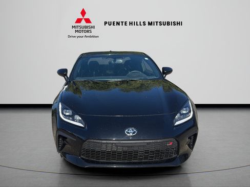 Used 2024 Toyota GR86 Premium RWD image 2