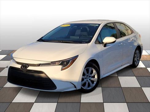 Used 2024 Toyota Corolla LE FWD image 1