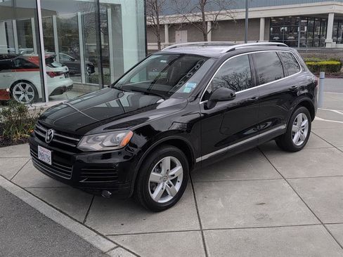 Used 2014 Volkswagen Touareg TDI image 1