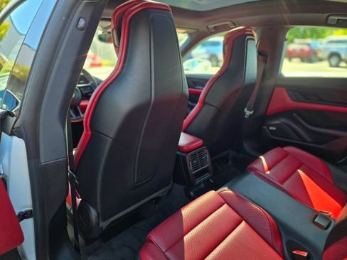Used 2021 Porsche Taycan RWD image 38