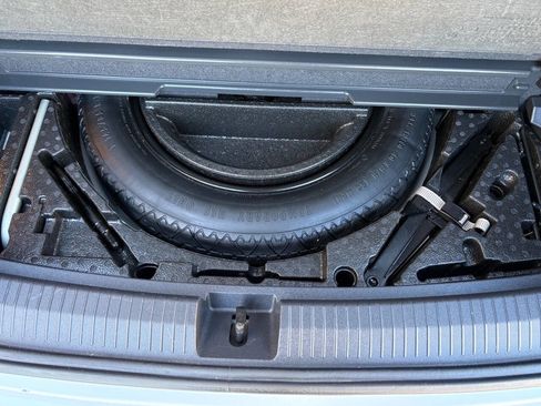 Used 2019 Volkswagen Tiguan SE image 30