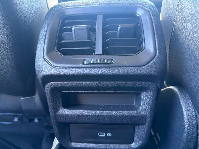 Used 2022 Volkswagen Taos SE FWD image 15