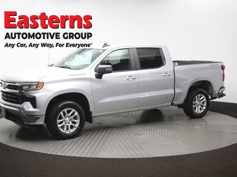 Used 2022 Chevrolet Silverado 1500 LT AWD/4WD image 59