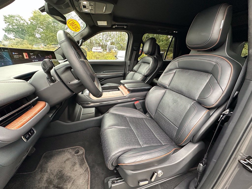 New 2025 Lincoln Navigator Black Label AWD/4WD image 19