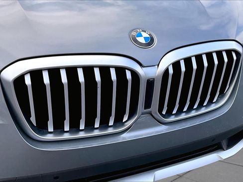 Used 2023 BMW X3 sDrive30i w/ Premium Package RWD image 30