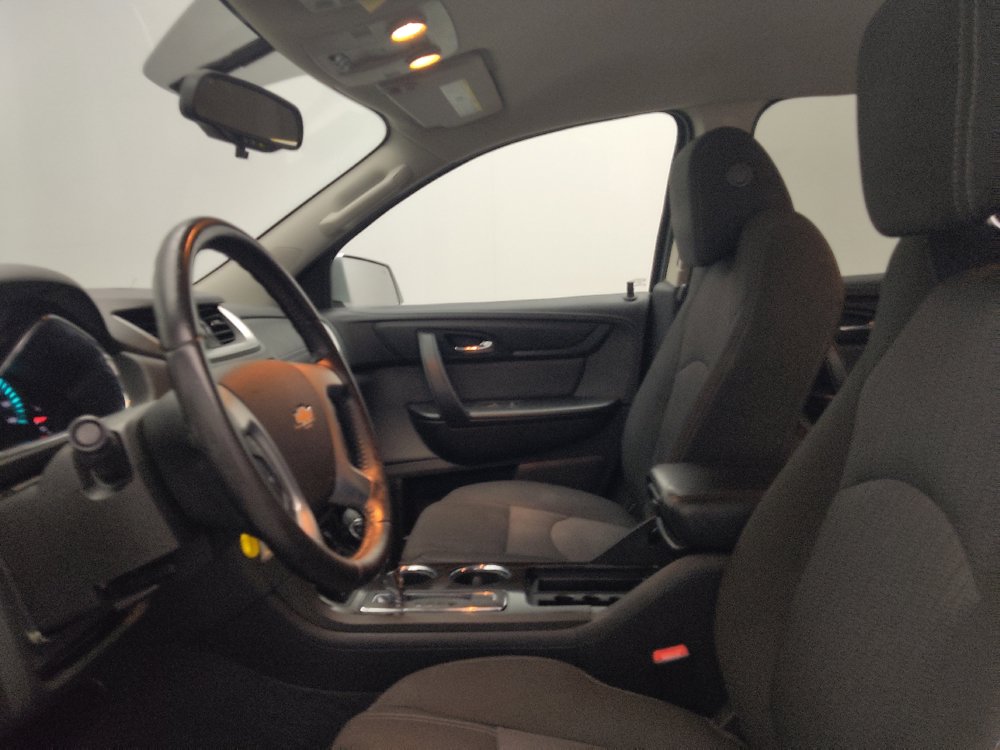Used 2017 Chevrolet Traverse LT w/ Style and Technology Package FWD image 17