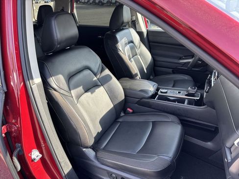 Used 2024 Nissan Pathfinder SL AWD/4WD image 26