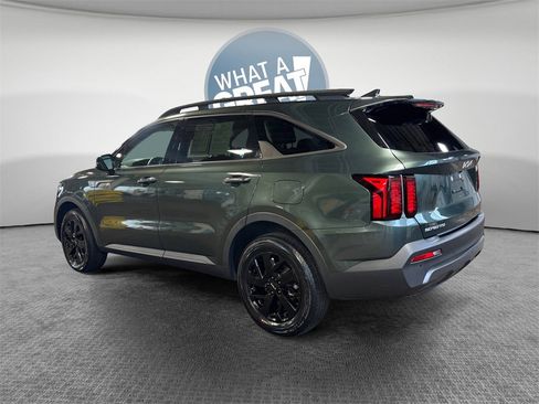 Certified 2023 Kia Sorento S w/ Panoramic Sunroof Package image 6