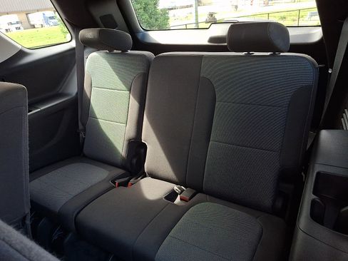 Used 2021 Chevrolet Traverse LT AWD/4WD image 10