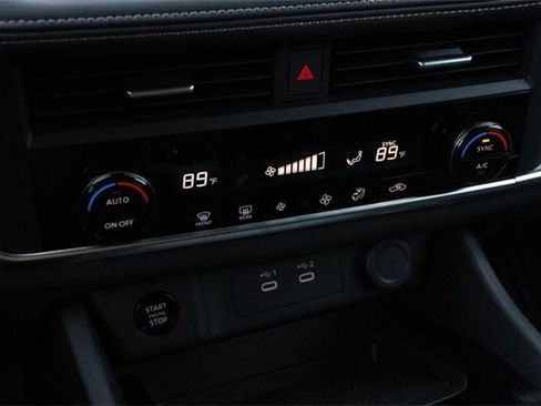 Certified 2024 Nissan Rogue SV image 17