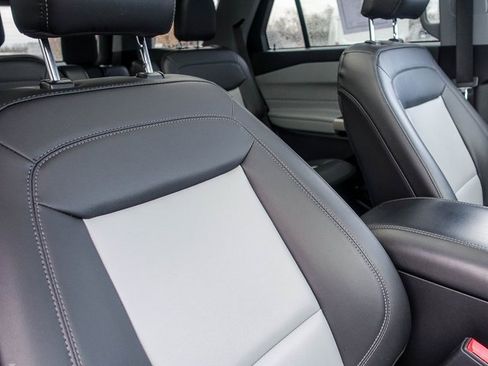 Used 2023 Ford Explorer XLT w/ Equipment Group 202A image 13