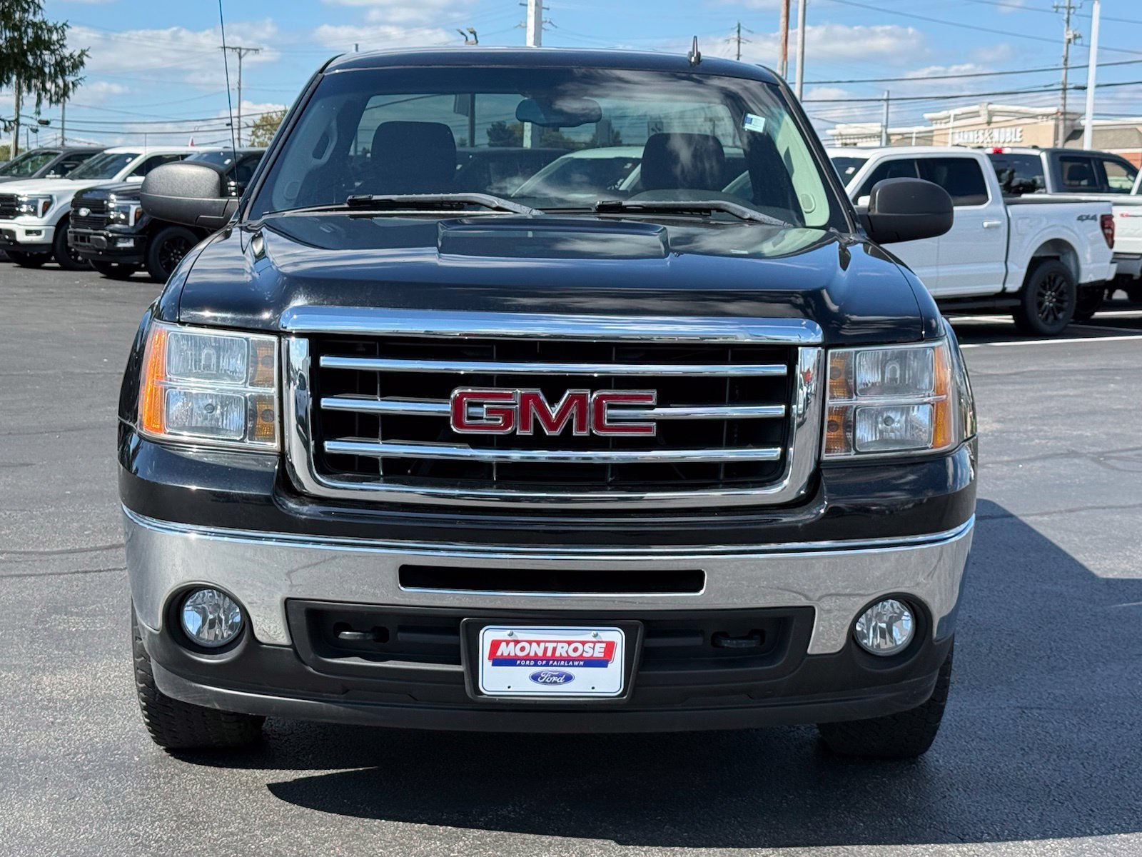 Used 2012 GMC Sierra 1500 SLE w/ SLE Preferred Package AWD/4WD image 9