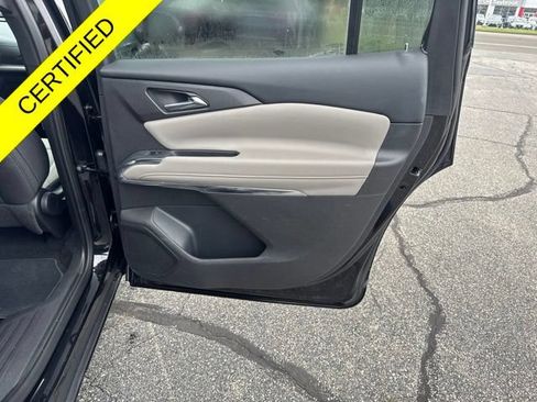 Used 2026 Chevrolet Traverse LT w/ Driver Confidence Package FWD image 26