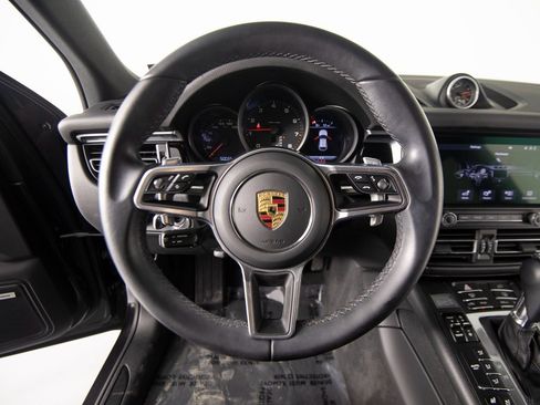 Certified 2021 Porsche Macan image 21