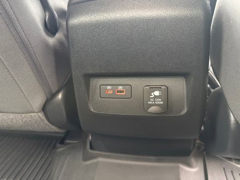 Used 2024 Nissan Frontier SV w/ SV Convenience Package image 15