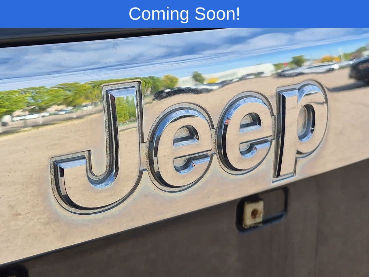 Used 2011 Jeep Grand Cherokee Laredo w/ Security & Convenience Group AWD/4WD image 11