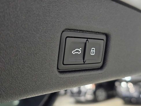 New 2025 Audi Q5 Premium Plus image 17