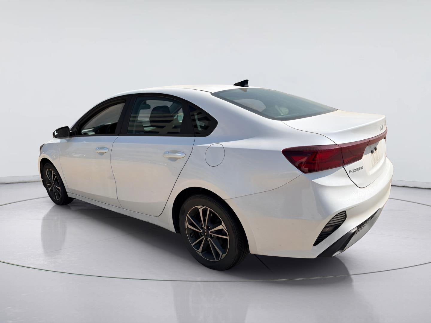 Used 2024 Kia Forte LXS FWD image 4