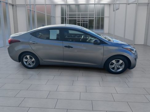 Used 2014 Hyundai Elantra SE image 10